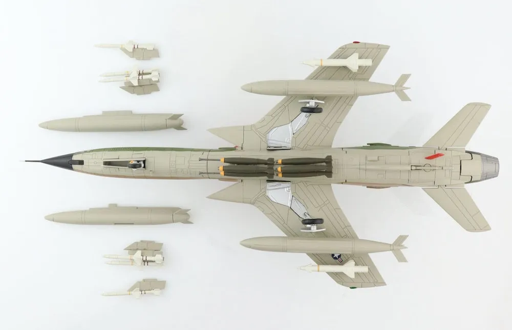 F-105F Thunderchief 355th TFS 1967, 1:72 Scale Diecast Model