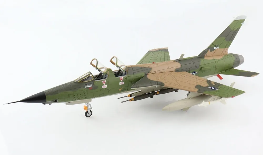 F-105F Thunderchief 355th TFS 1967, 1:72 Scale Diecast Model