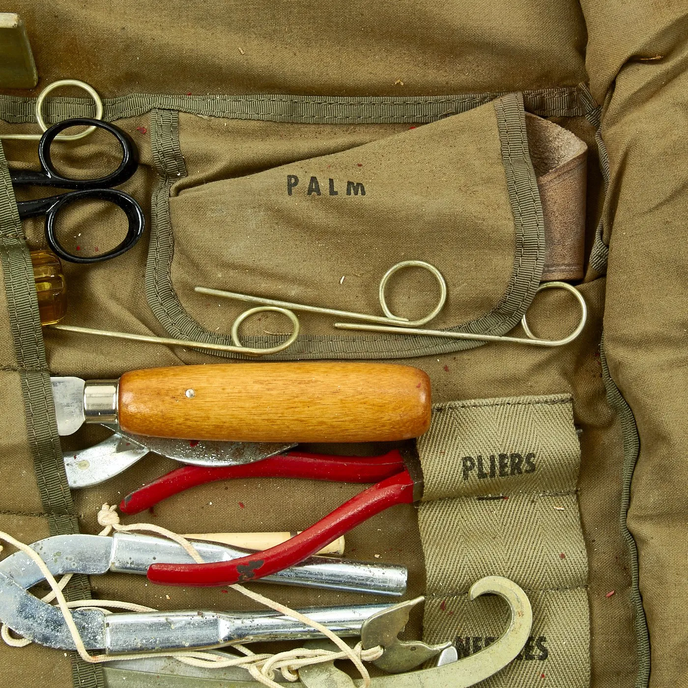 Original U.S. WWII Parachute Rigger Kit with Acessories and Tools